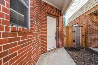 5215 Brinkman Ct in Houston, TX - Building Photo - Building Photo