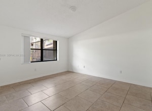 10161 SW 137th Ct in Miami, FL - Foto de edificio - Building Photo