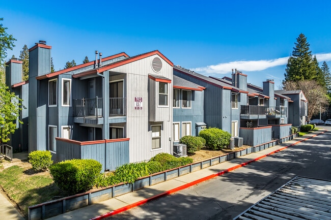 Sunrise Wood Apartments in Citrus Heights, CA - Building Photo - Building Photo
