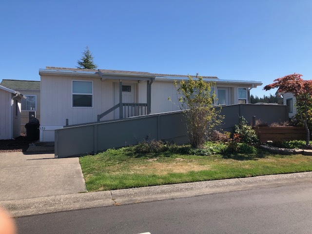 4751 Birch Bay Lynden Rd in Blaine, WA - Foto de edificio