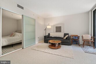 616 E St NW in Washington, DC - Foto de edificio - Building Photo