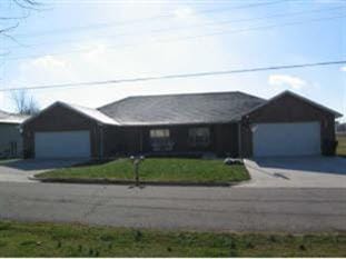 740-742 Hogan Dr in Lebanon, MO - Building Photo