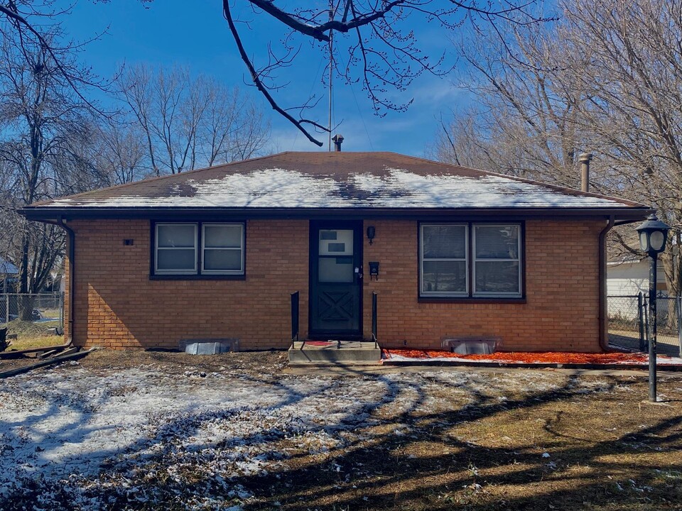 4615 S 48th St in Lincoln, NE - Building Photo