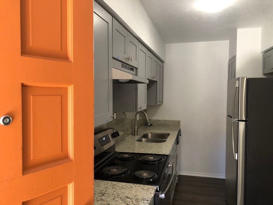Eclipse Oak Lawn in Dallas, TX - Building Photo