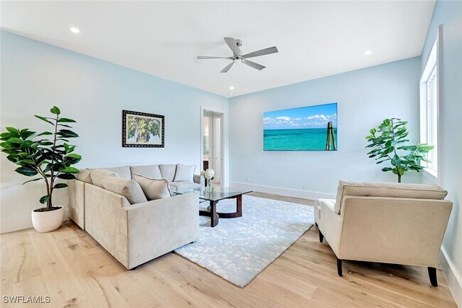 property at 2515 Royal Palm Ct