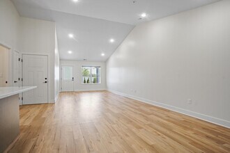 117 Eiche Dr in Slinger, WI - Building Photo - Building Photo