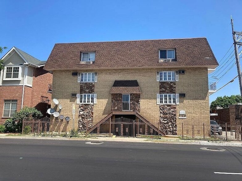 1128 Des Plaines Ave in Forest Park, IL - Building Photo