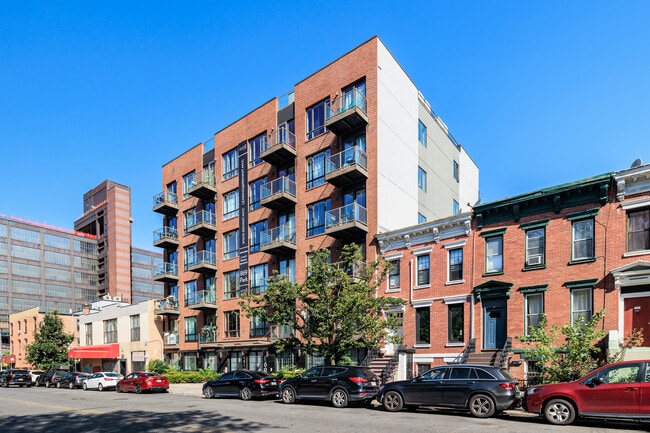 869 Park Ave