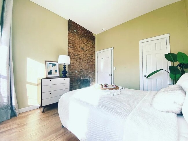 Furnished room/NOT APARTMENT, Unit 3 in Brooklyn, NY - Building Photo - Building Photo