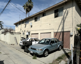 2569-2575 Pasadena Ave in Long Beach, CA - Building Photo - Building Photo