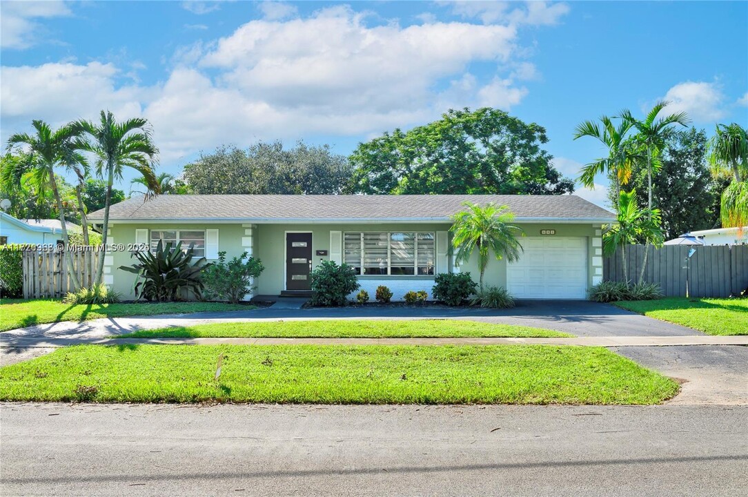 481 SW 55th Ave in Plantation, FL - Building Photo