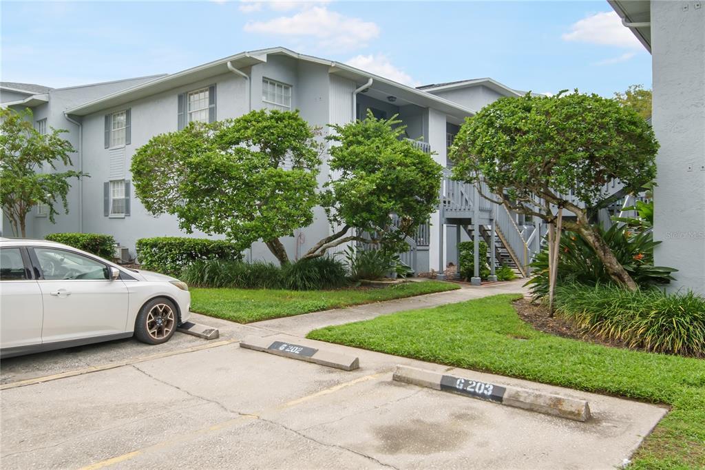 4928 W Gandy Blvd in Tampa, FL - Building Photo