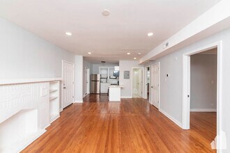 251 E 61st St in New York, NY - Building Photo - Building Photo