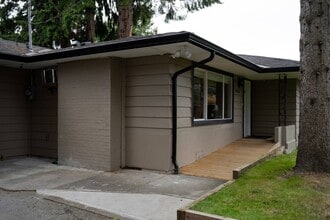 11940 96 Av in Delta, BC - Building Photo - Building Photo