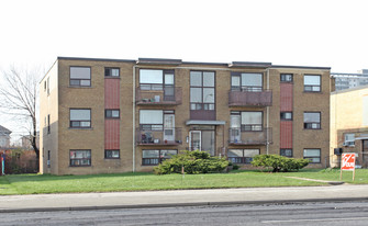 771 Lawrence Ave in Toronto, ON - Building Photo