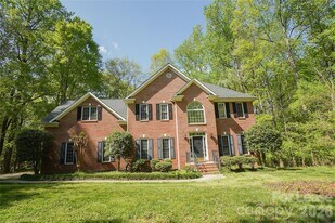 3552 Weddington Oaks Dr in Weddington, NC - Building Photo