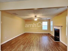 221 Millstone Dr in Hampton, GA - Building Photo - Building Photo