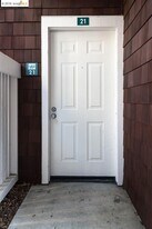 21 Bayside Ct, Unit 21 in Richmond, CA - Building Photo