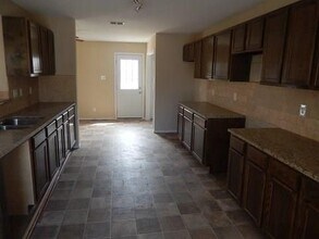 10818 Sharondale Ln in Dallas, TX - Building Photo - Building Photo