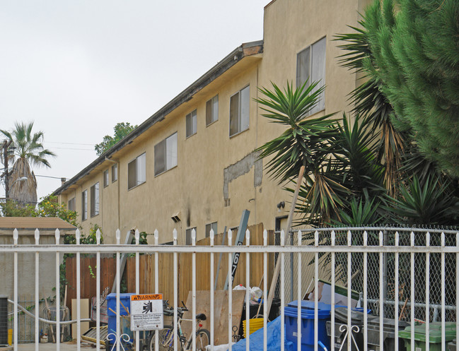 Holt Arms in Los Angeles, CA - Foto de edificio - Building Photo