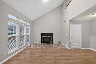 8619 Warwick Crest Ln in Charlotte, NC - Building Photo - Building Photo