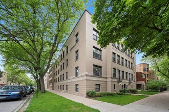 6300 N Rockwell St in Chicago, IL - Building Photo - Building Photo