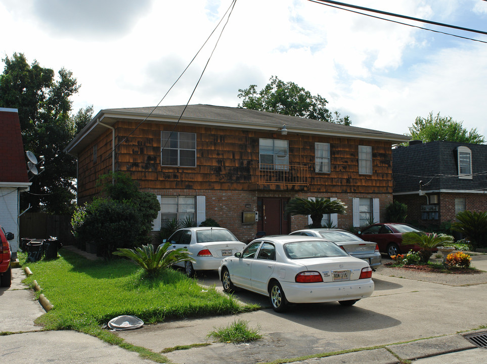 2713 Independence St in Metairie, LA - Foto de edificio