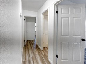 1901 Holly Springs Dr in Taylor, TX - Building Photo - Building Photo