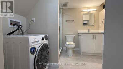 3 Sheldonbury Crescent in Toronto, ON - Building Photo - Building Photo