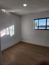 6561 Fulton Ave in Van Nuys, CA - Foto de edificio - Building Photo