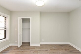 842 W Wolfram in Chicago, IL - Building Photo - Building Photo