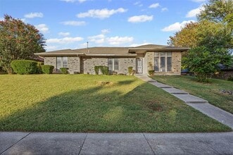 1340 Grand Teton Dr in Desoto, TX - Building Photo - Building Photo