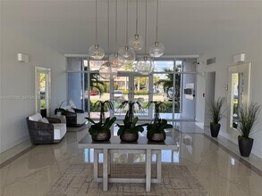 9381 E Bay Harbor Dr, Unit 402 in Bay Harbor Islands, FL - Building Photo - Building Photo