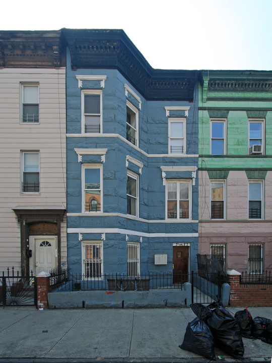 382 Kosciusko St in Brooklyn, NY - Building Photo