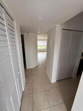 910 Twin Lakes Dr in Coral Springs, FL - Building Photo - Building Photo