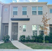 9927 Tolbert St in Irving, TX - Building Photo