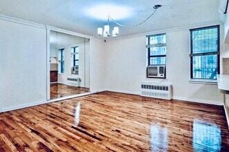346 New York Avenue in Brooklyn, NY - Foto de edificio - Floor Plan
