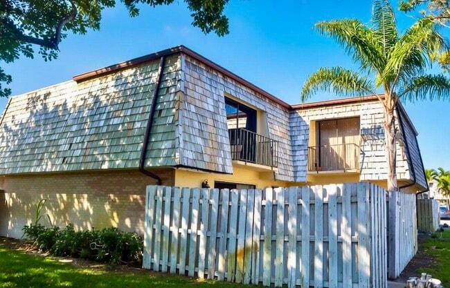 property at 194 Lake Arbor Dr