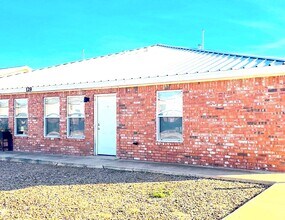 129 Townsgate Plaza in Clovis, NM - Building Photo - Building Photo