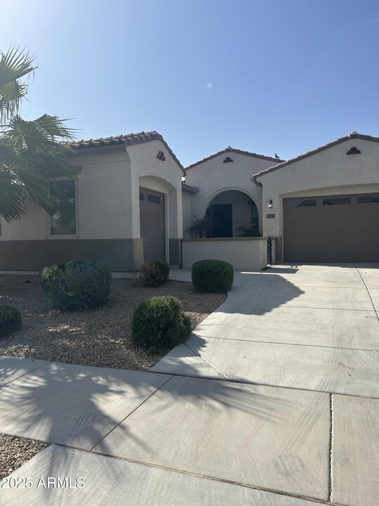 19717 Walnut Rd in Queen Creek, AZ - Foto de edificio
