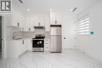 4xxx W 28th Ave in Vancouver, BC - Building Photo - Building Photo