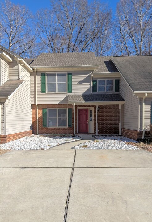 143 Barn Swallow Ridge in Yorktown, VA - Building Photo