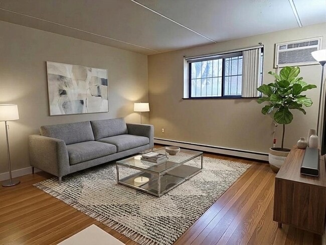 303 Lowell St in Somerville, MA - Building Photo - Building Photo