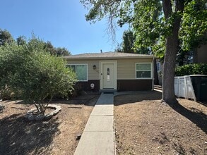 917 N Los Robles Ave in Pasadena, CA - Foto de edificio - Building Photo
