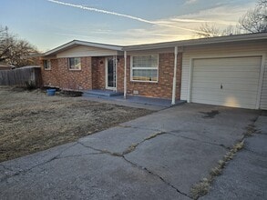 1902 NW 39th St in Lawton, OK - Building Photo - Building Photo