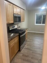 15468 Pennock Ln in Apple Valley, MN - Foto de edificio - Building Photo