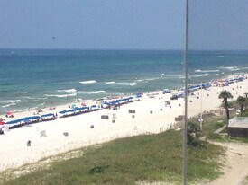 8817 S Thomas Dr, Unit 820