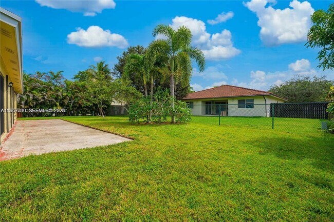 568 SW 169th Terrace in Weston, FL - Building Photo - Building Photo