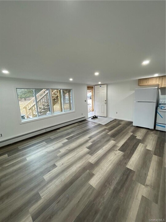 4927 State Rte 55 in Swan Lake, NY - Building Photo