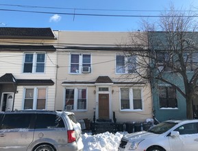 7253 60th Ln in Flushing, NY - Building Photo - Other